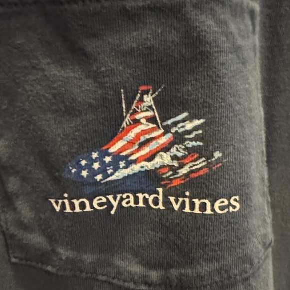 Vineyard Vines Men's Dark Blue Pocket Tee - Picture 2 of 7